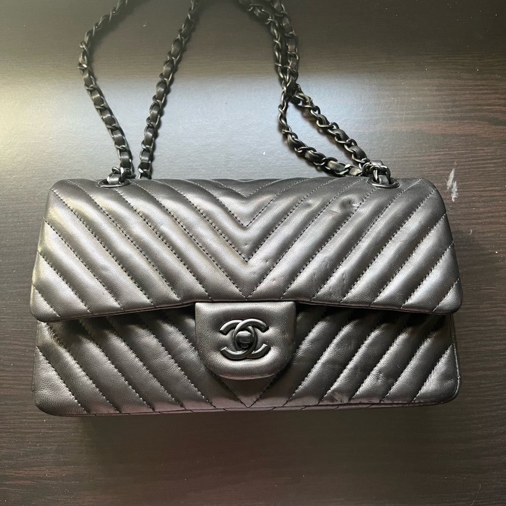 Chevron bag in very black